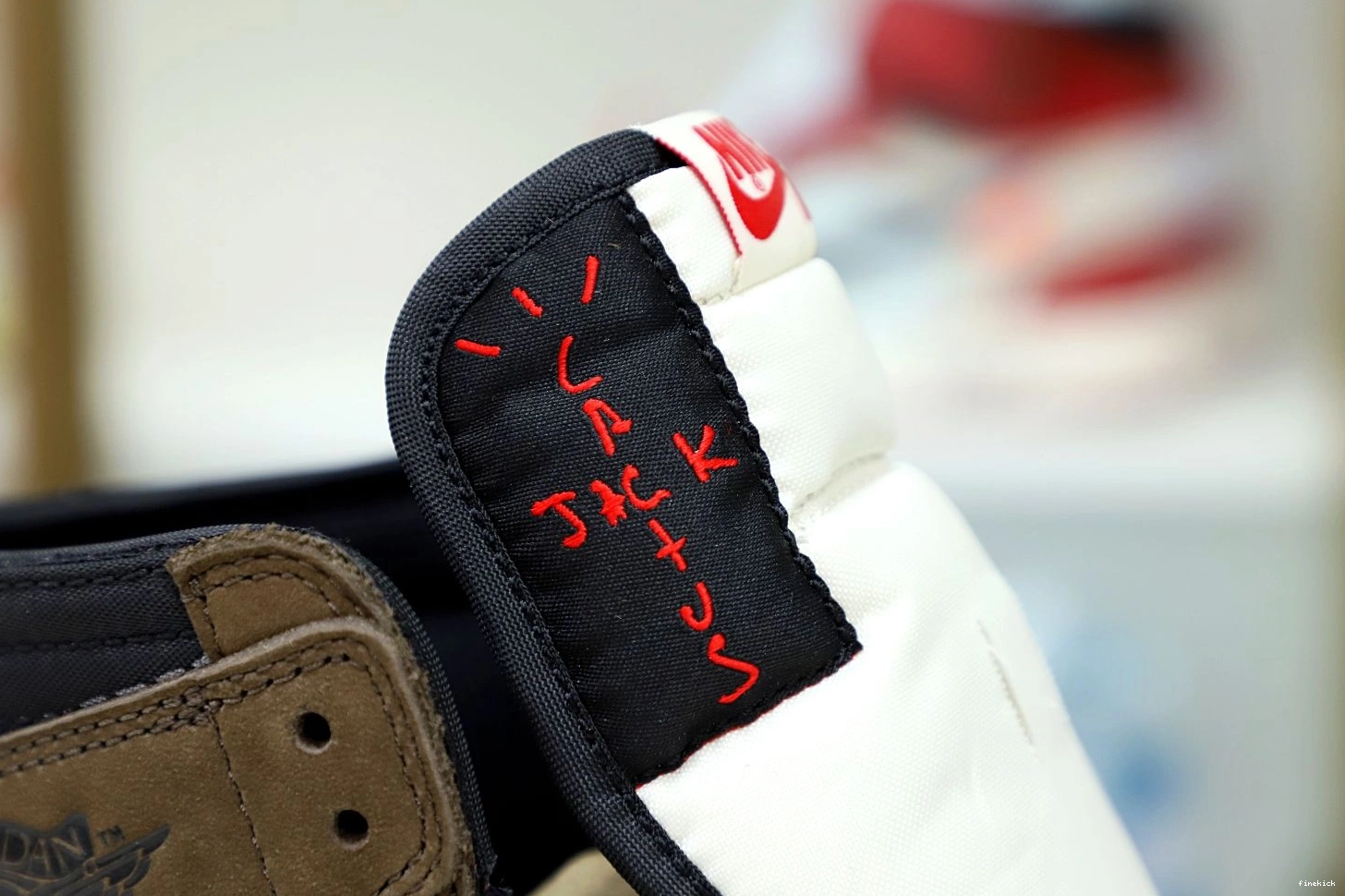 JORDAN X OG 1 SCOTT HIGH RETRO AIR TRAVIS 'MOCHA' 1001